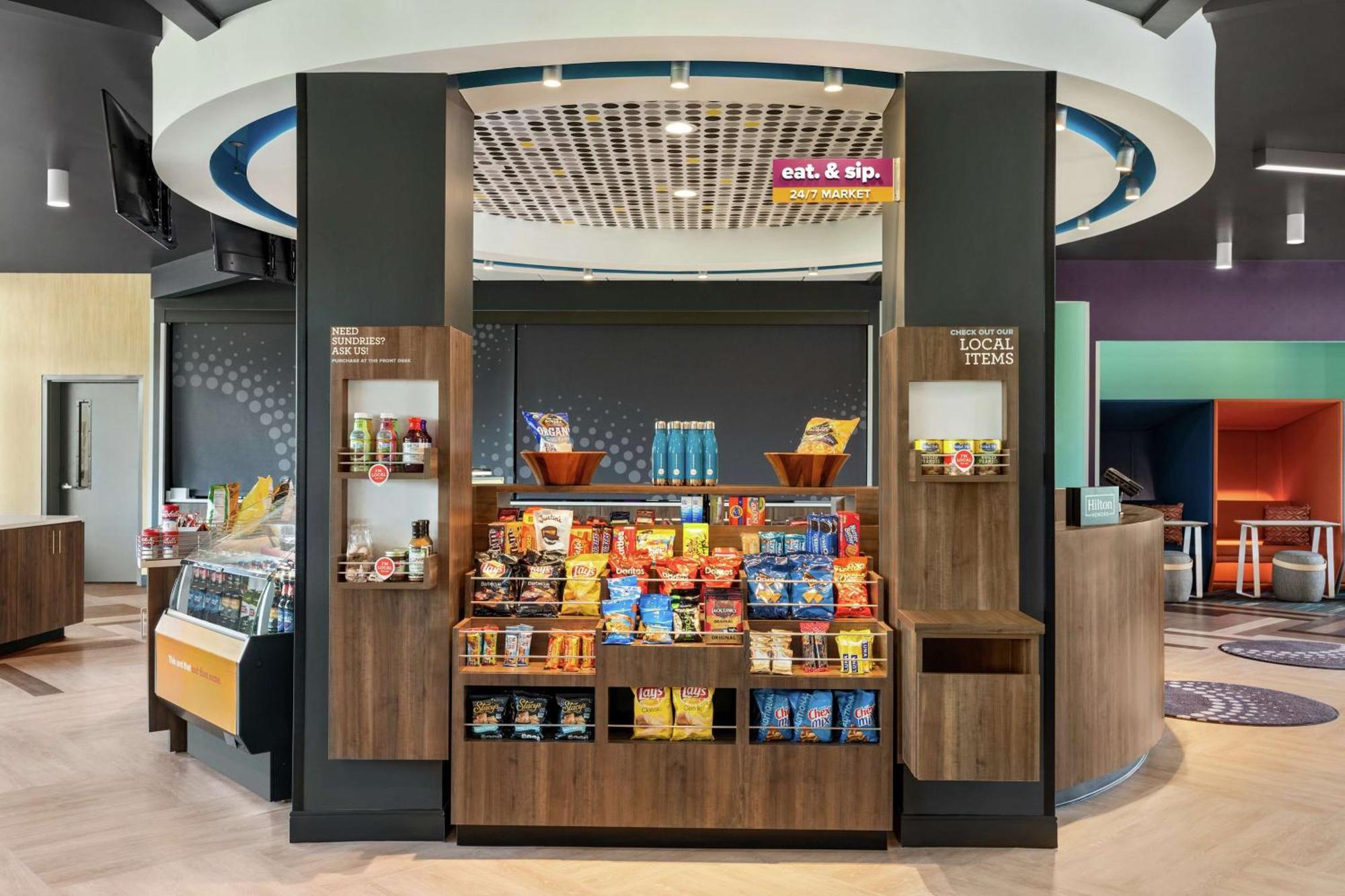 Tru By Hilton Florence I-95 Экстерьер фото